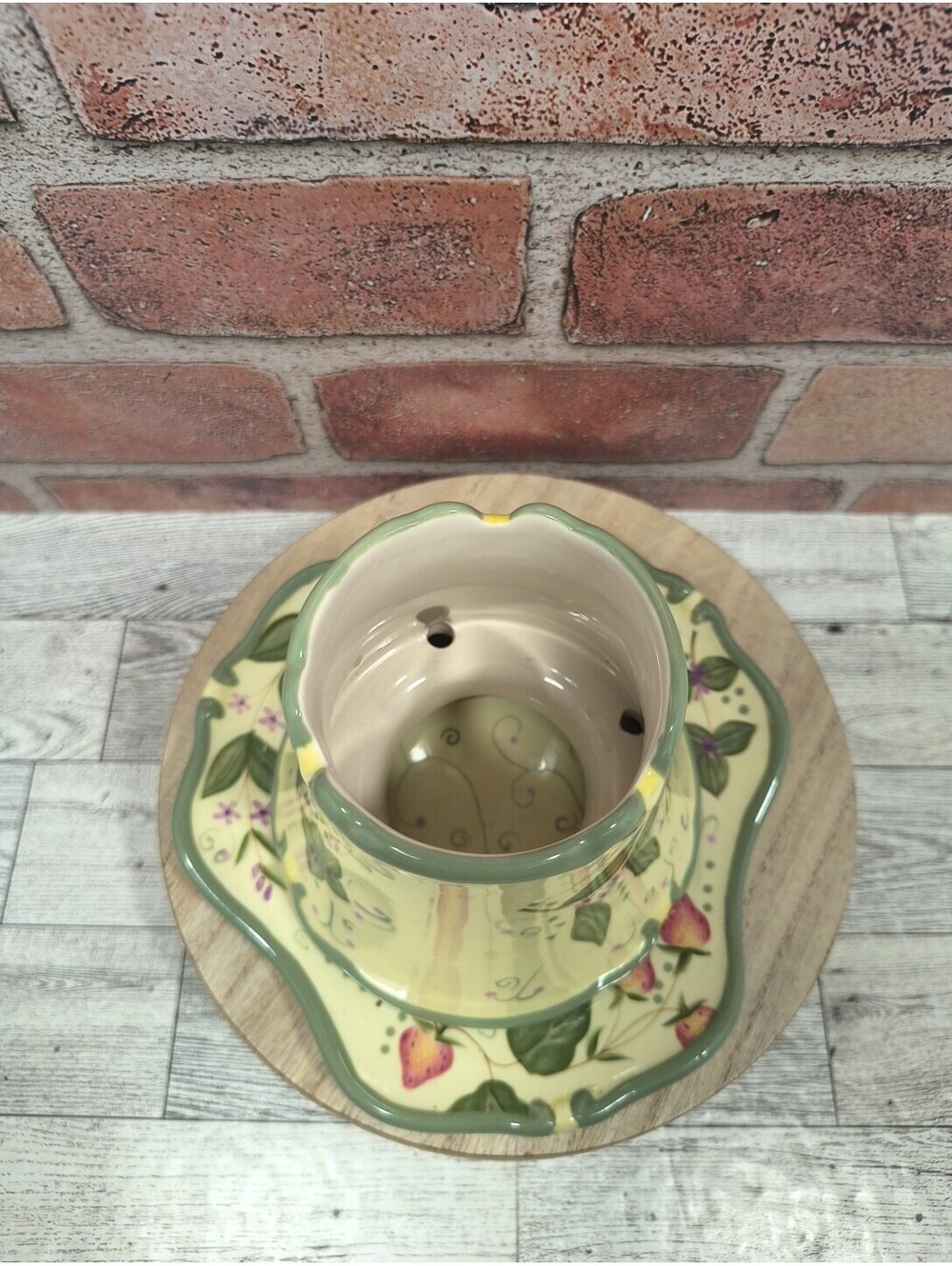 PARTY LITE Strawberry Fields Ceramic Candle Shade Topper 3.75x4.5” & Plate 6.25” - Picture 4 of 10